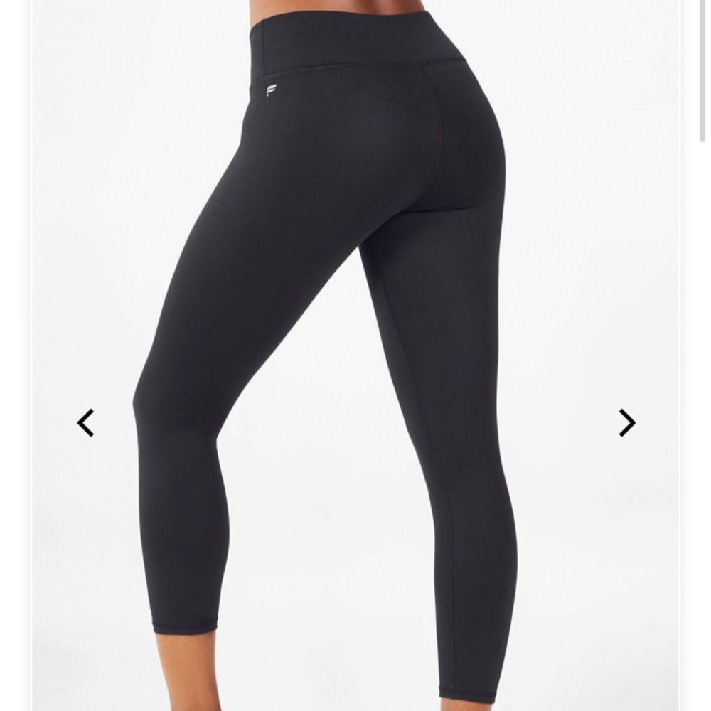 Fabletics Mid-Rise PowerHold® Capri